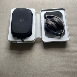 Beats Studio Pro Dark Brown Wireless Headphones with Case
